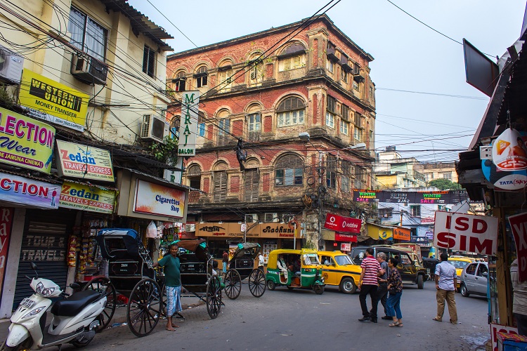 8 Popular Traditional Markets Of India That Have Survived The Test Of